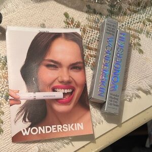 Wonderskin Wonder Blading Lip Stain - Bold Pink